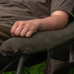 Level Chair Avid Carp Benchmark Ultra Cozy Chair